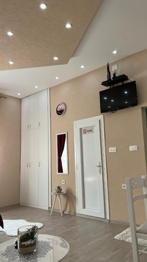Apartment Downtown Подгорица Экстерьер фото