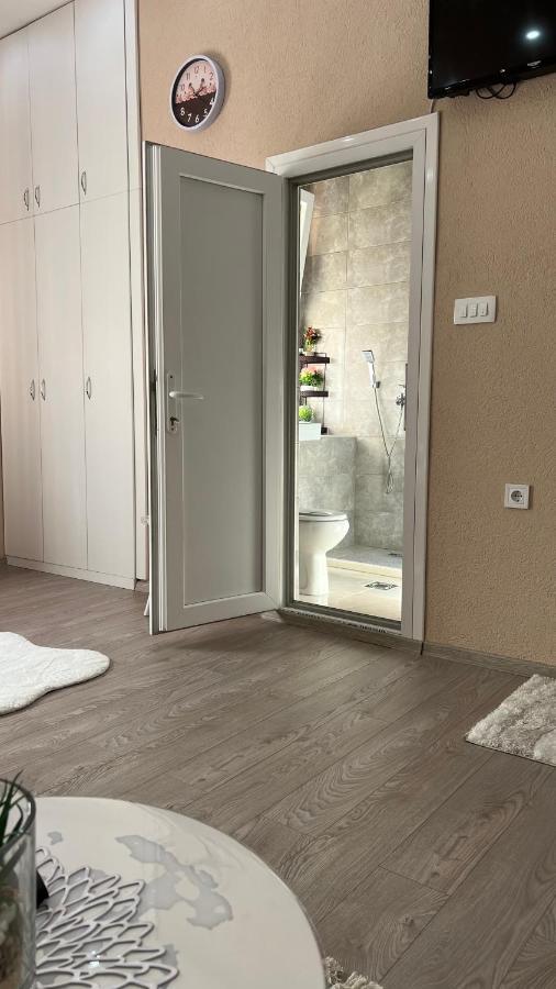 Apartment Downtown Подгорица Экстерьер фото